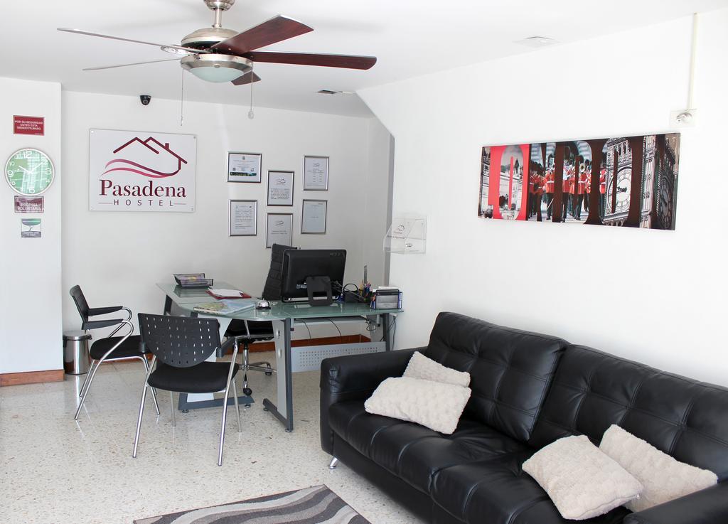 Pasadena Hostel Кали Екстериор снимка