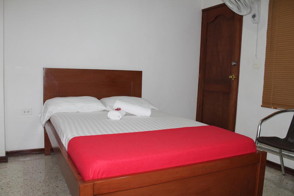 Pasadena Hostel Кали Екстериор снимка