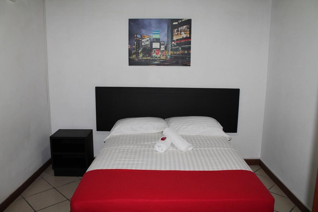 Pasadena Hostel Кали Екстериор снимка