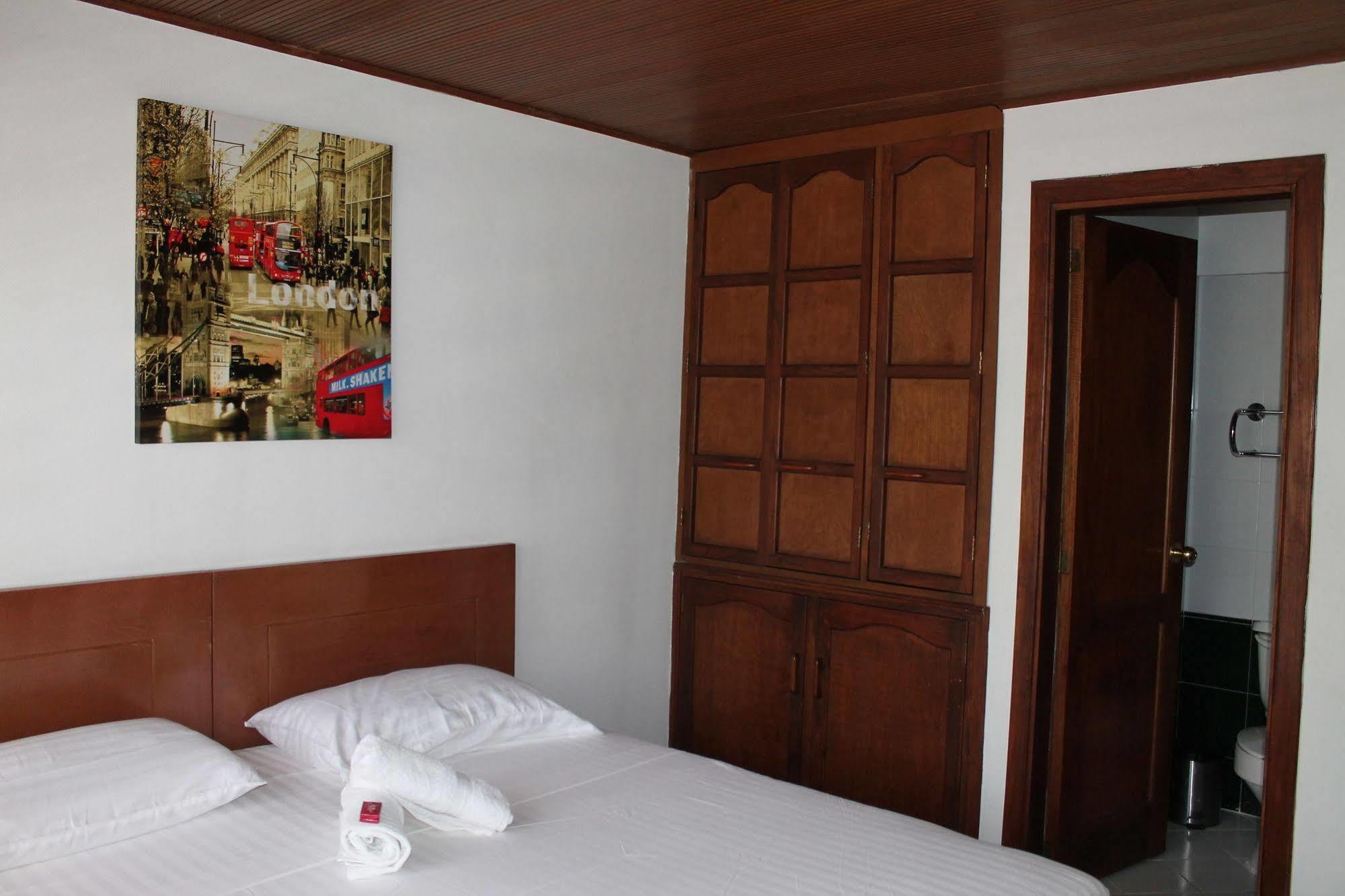 Pasadena Hostel Кали Екстериор снимка